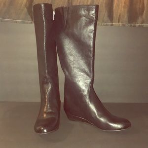 BRAND NEW WO TAGS BLACK LEATHER BOOTS BY FERGIE!